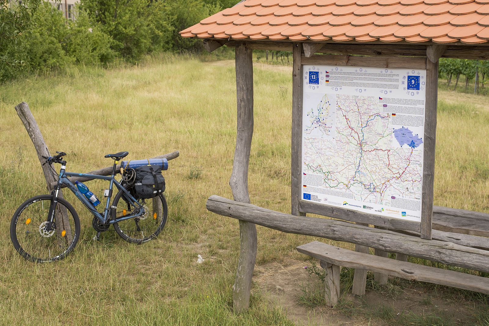 Ruta por la etapas ciclo-gastronómicas de 'EuroVelo' en la Región de Murcia. Foto: Bigstock