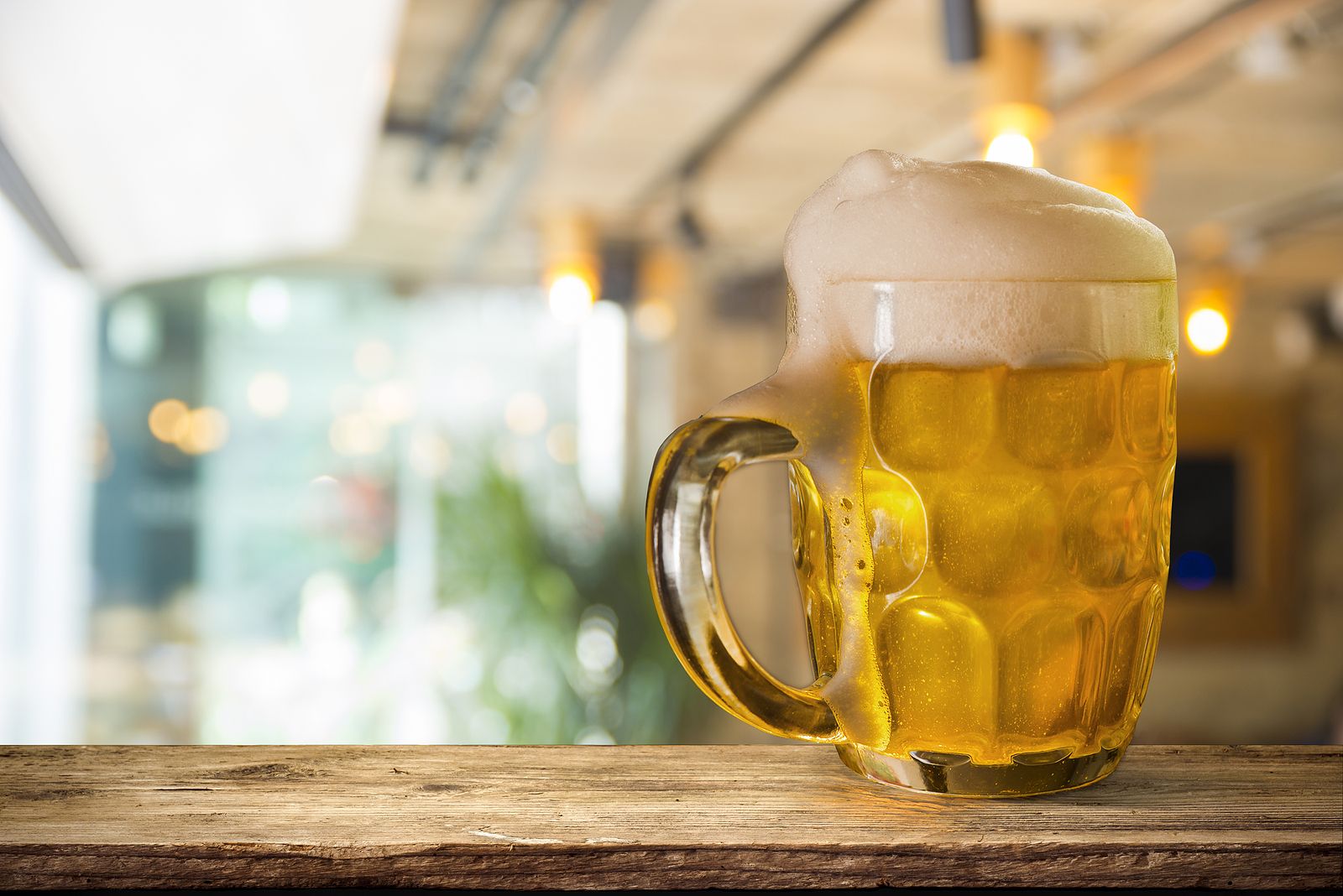 El consumo moderado de cerveza y vino puede reducir el riesgo de padecer demencia