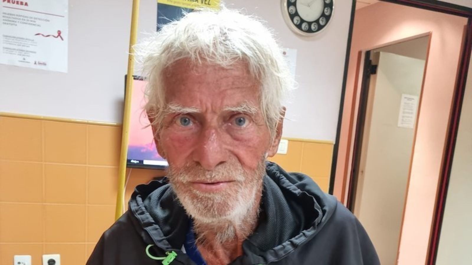 Recogen firmas pidiendo una residencia para un hombre de 70 años con alzhéimer que vive en la calle