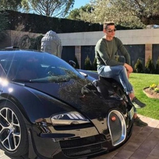 Un empleado de Cristiano Ronaldo estrella su Bugatti de 8 millones euros