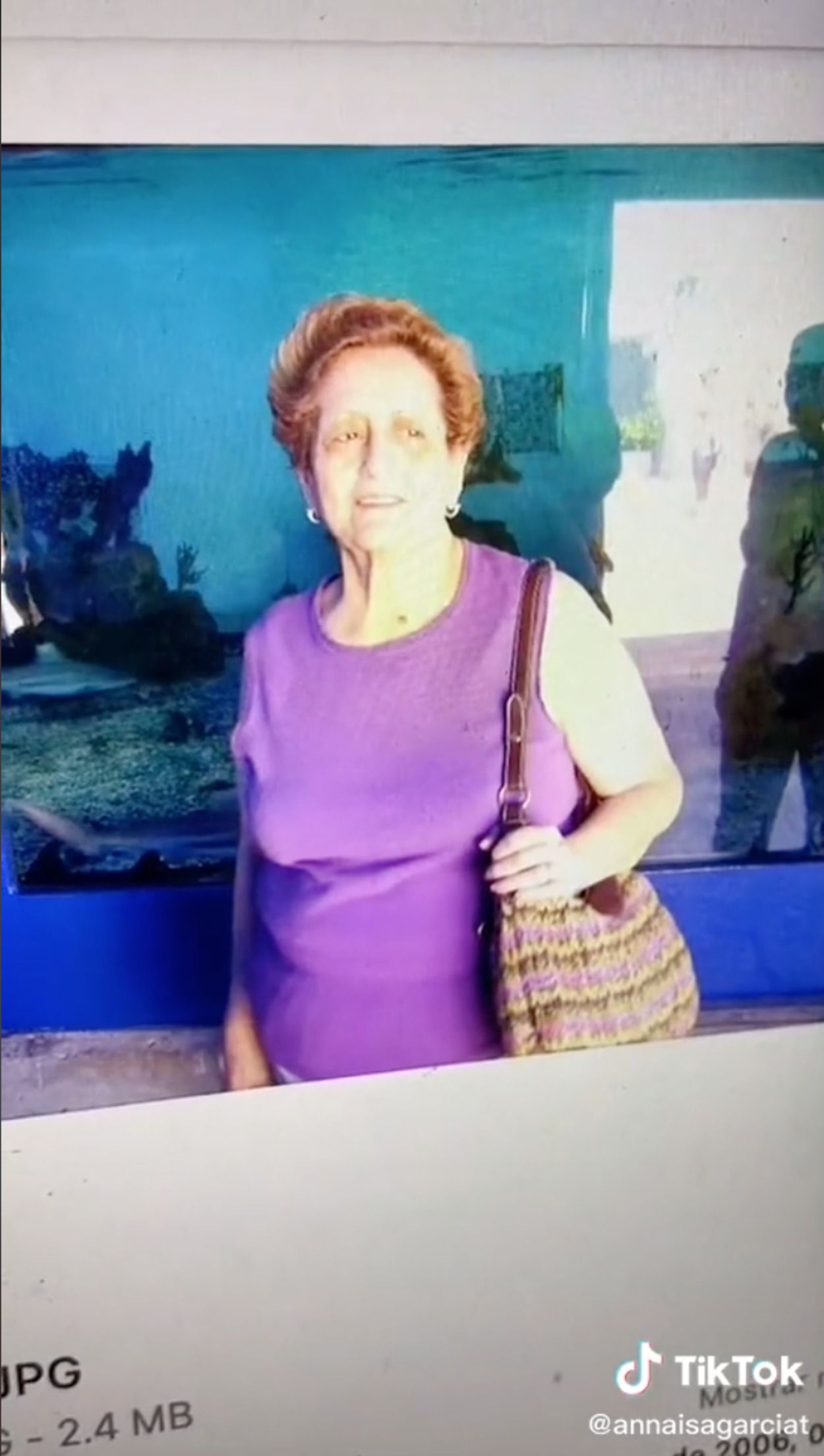 VÍDEO: Su abuela le regaló antes de fallecer su cámara digital y esta es la sorpresa que encontró