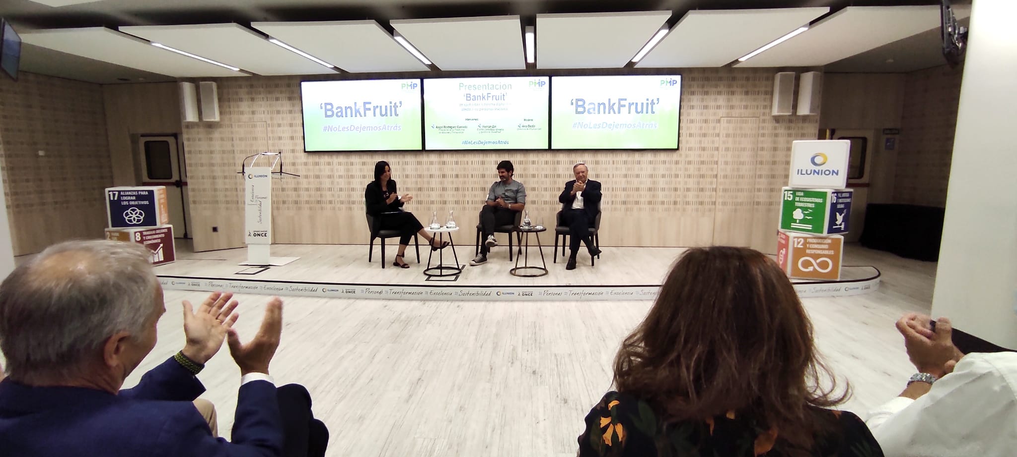 'BankFruit’, el spot de Hernán Zin que denuncia la brecha digital a la que se enfrentan los mayores