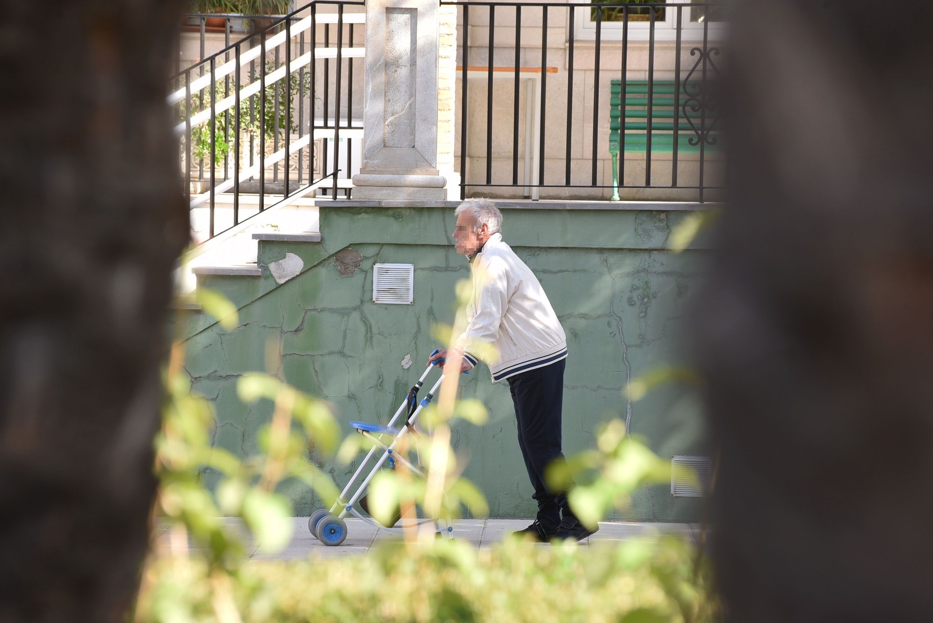 Santander trabaja en una estrategia de atención a los mayores y un plan contra la soledad. Foto: Europa Press