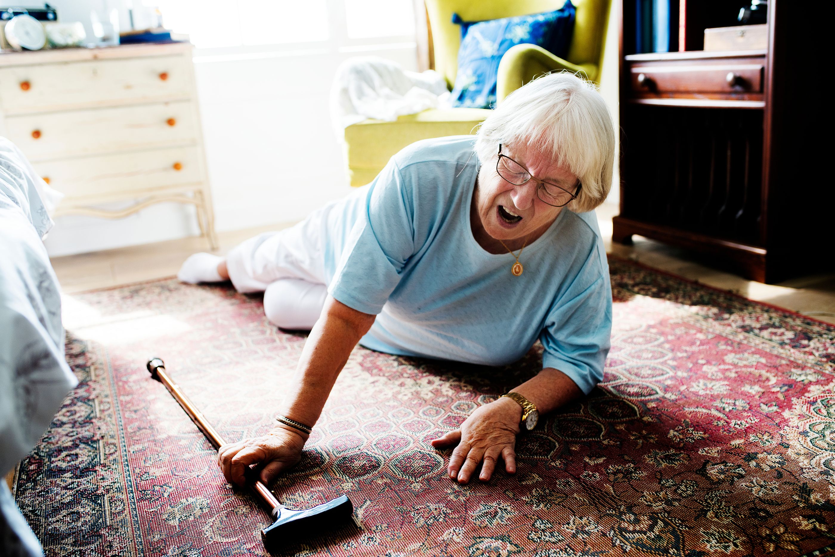 Los cuatro peligros que acechan a los mayores dentro de casa