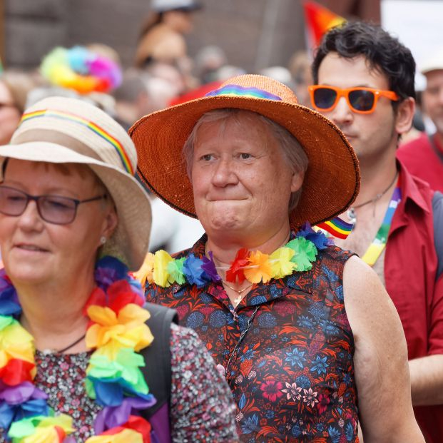Los mayores LGTBI+ alzan la voz el Día del Orgullo: "Seguimos vivos y seguiremos siendo visibles"