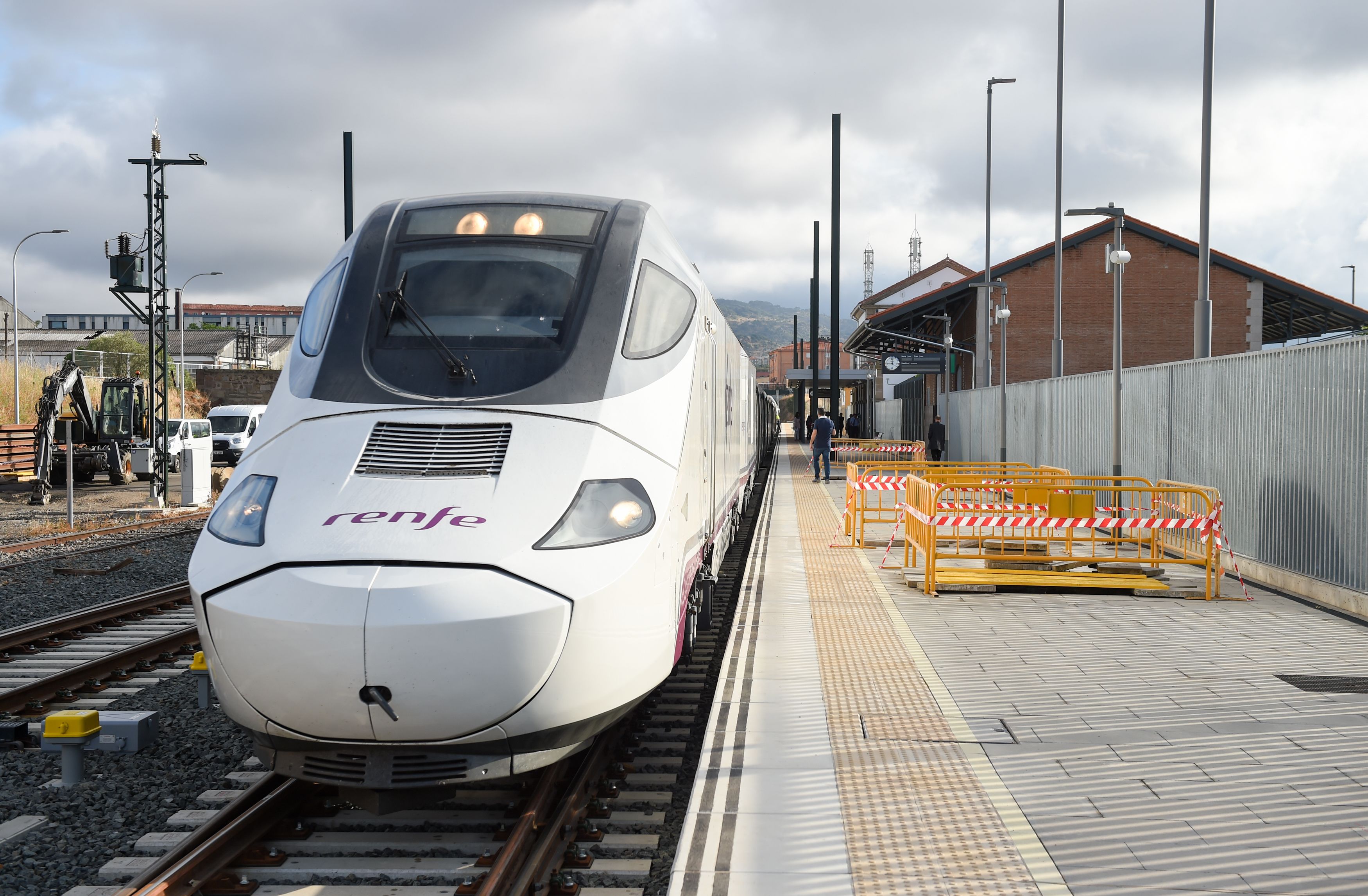 Las redes arden con los nuevos trenes de "Alta Velocidad" a Extremadura: "Se ríen de la región"