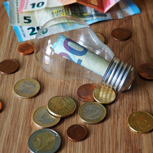 La clave por la que podrías ahorrar más dinero en la factura de la luz. Foto: Bigstock