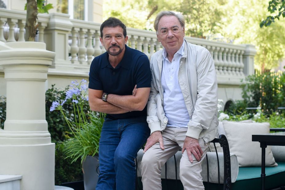 EuropaPress 4540537 actor antonio banderas compositor andrew lloyd webber posan presentacion