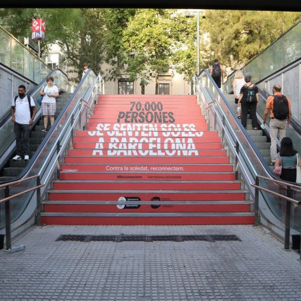'Contra la soledad, reconectamos', la campaña de Barcelona para sensibilizar sobre la soledad