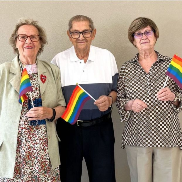 Los mayores de Adopta Un Abuelo presentan el 'Glosario LGTBIQ+'