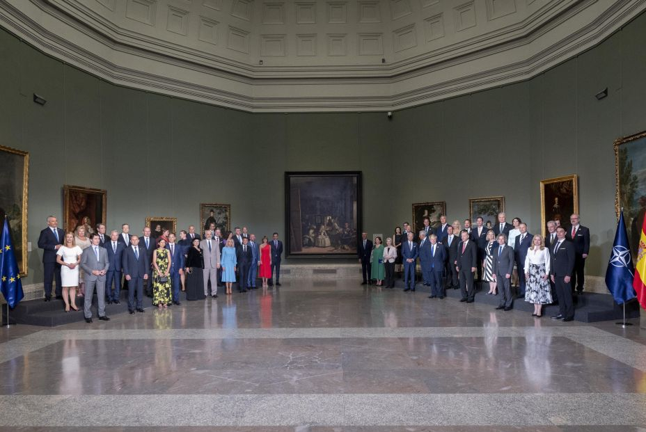 EuropaPress 4544287 foto familia jefes estado jefes gobierno participan cumbre otan antes cena