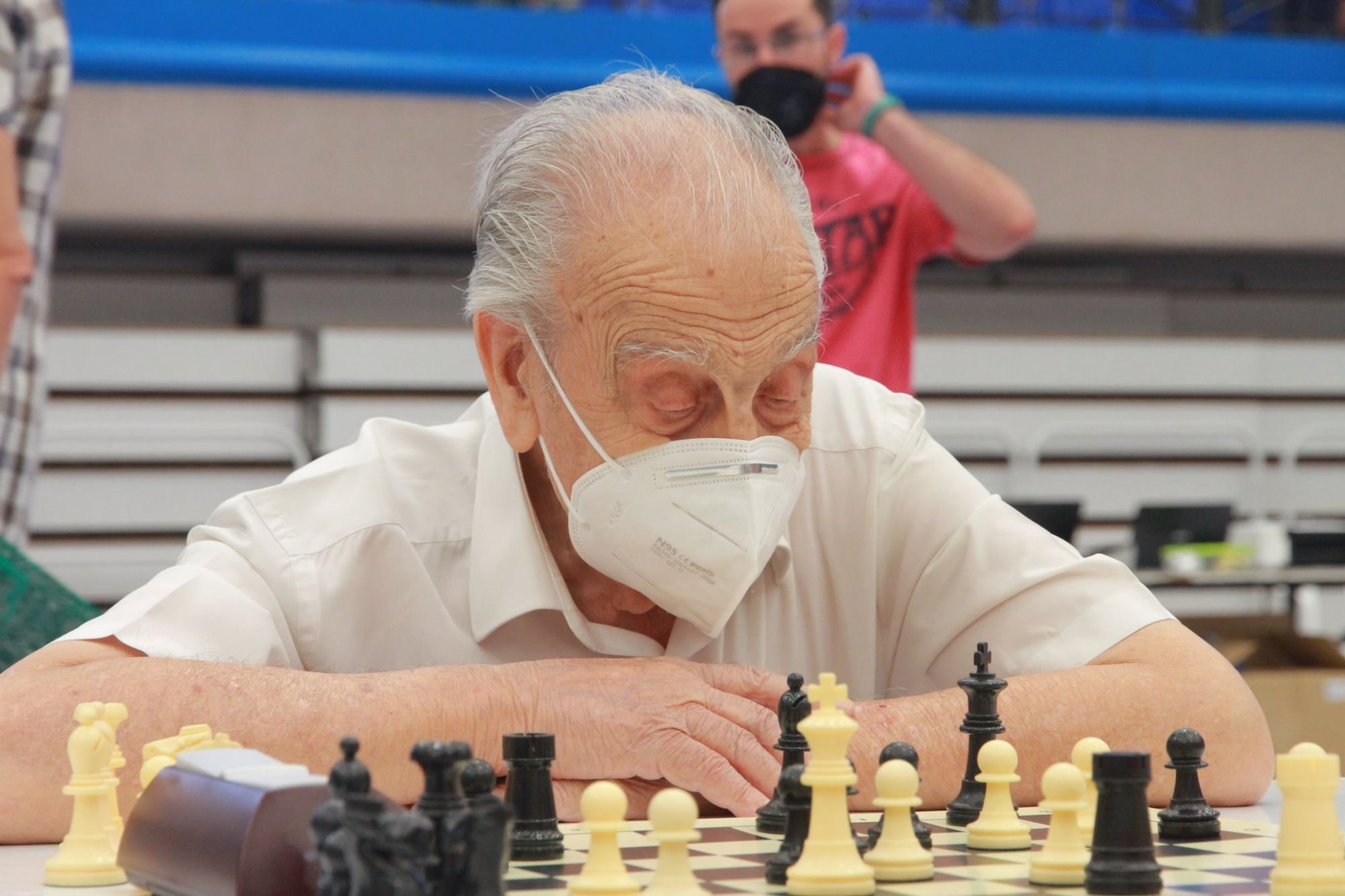 Manuel Álvarez, leyenda viva del ajedrez, sigue ganando premios a sus 100 años