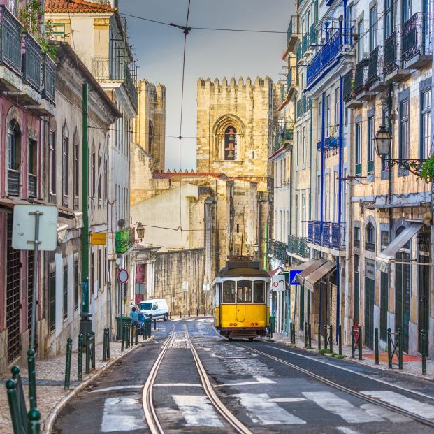 tranvia lisboa (Bigstock) destinos