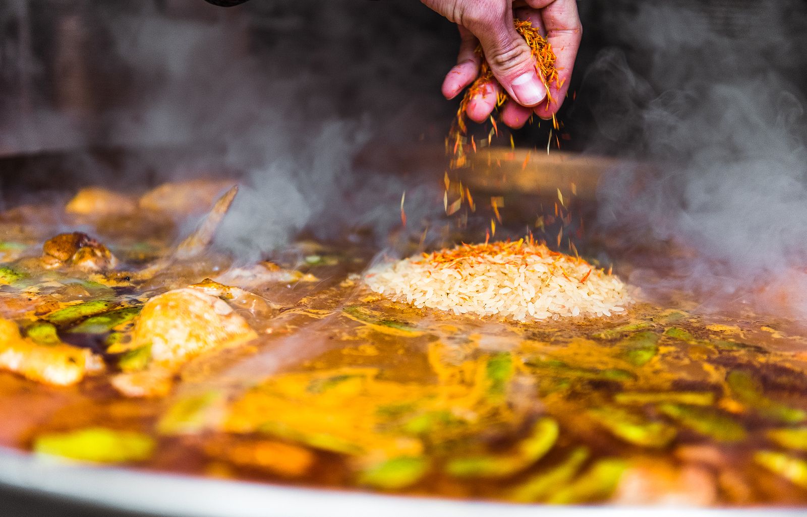 El truco del azafrán para conseguir una paella llena de sabor