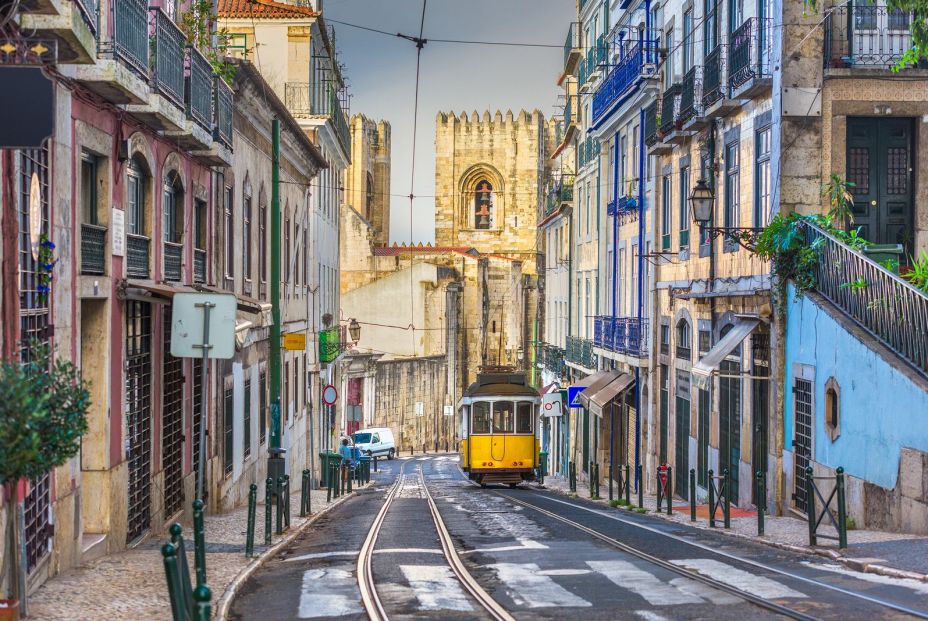 tranvia lisboa (Bigstock)