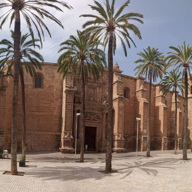 Disfruta de  la Ruta Mozárabe del Camino de Santiago en Almería y de su gastronomía. (Foto: Catedral de Almería)