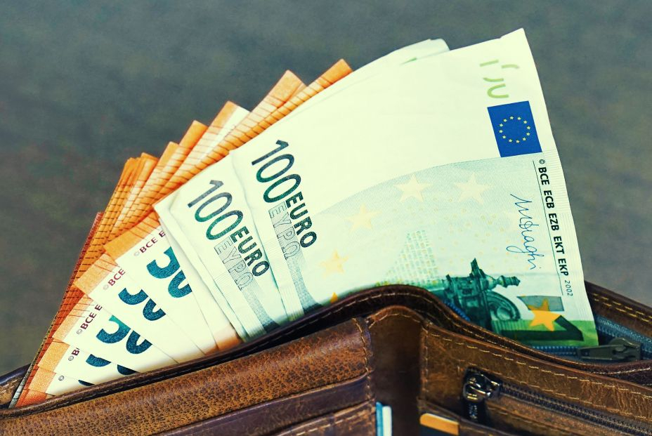 Los españoles 'ricos' cayeron en 2020 un 6,7%