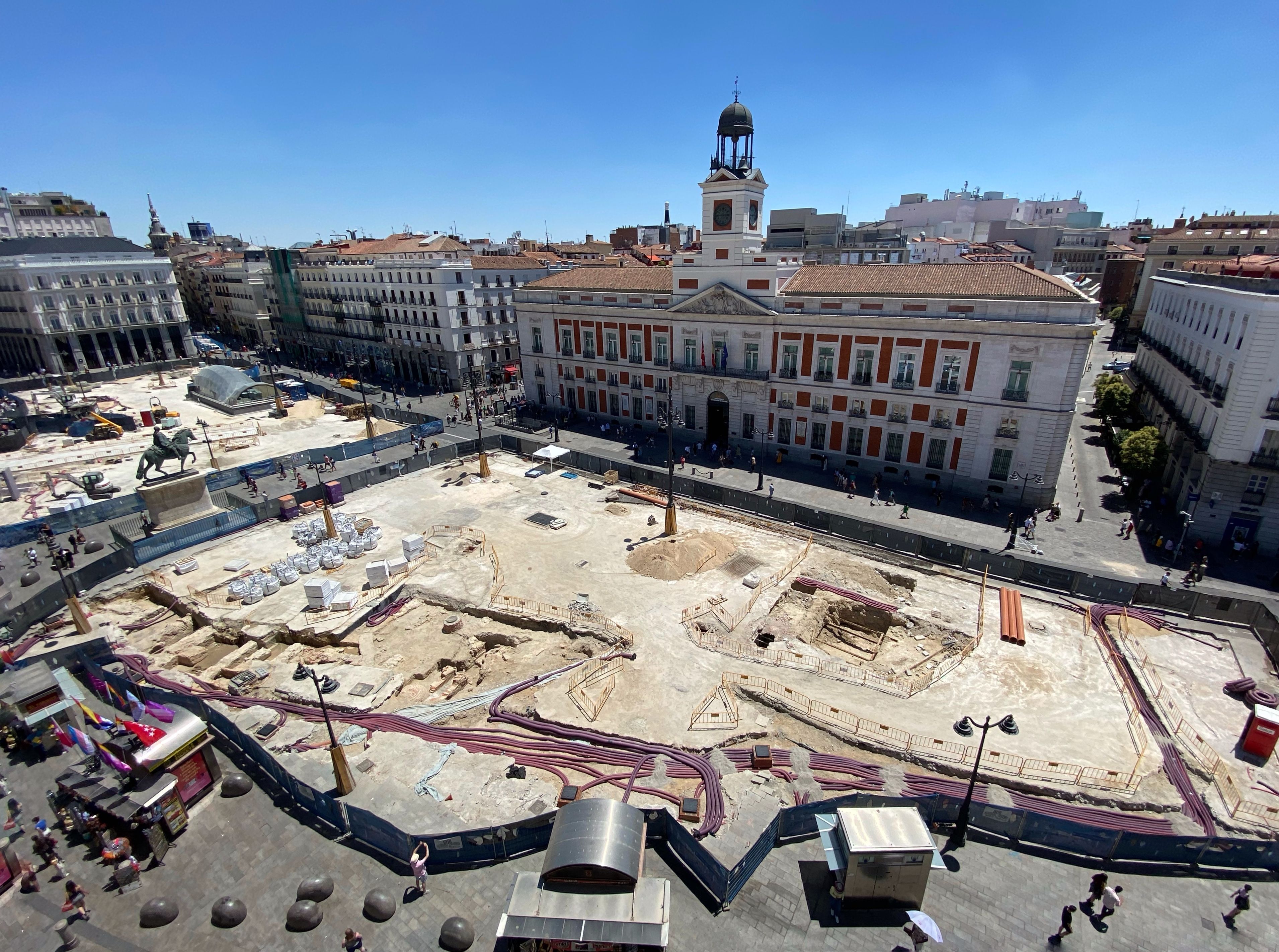 Hallan restos arqueológicos en las obras de la Puerta del Sol