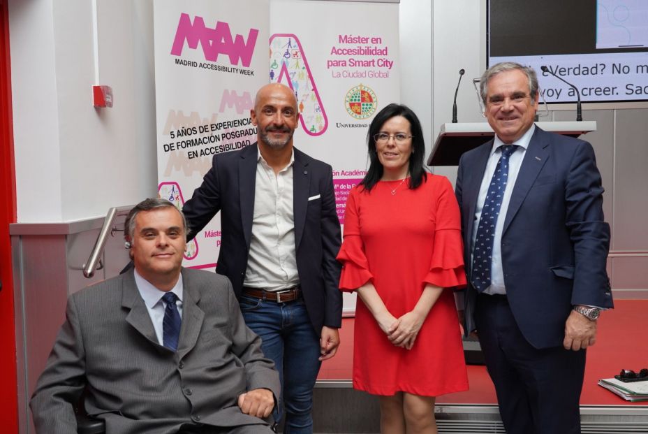 Foto de familia de la presentación de 'Medicamento Accesible Plus'