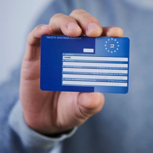 Alertan sobre una web no oficial que cobra 15 euros por tramitar la Tarjeta Sanitaria Europea. Foto: Bigstock