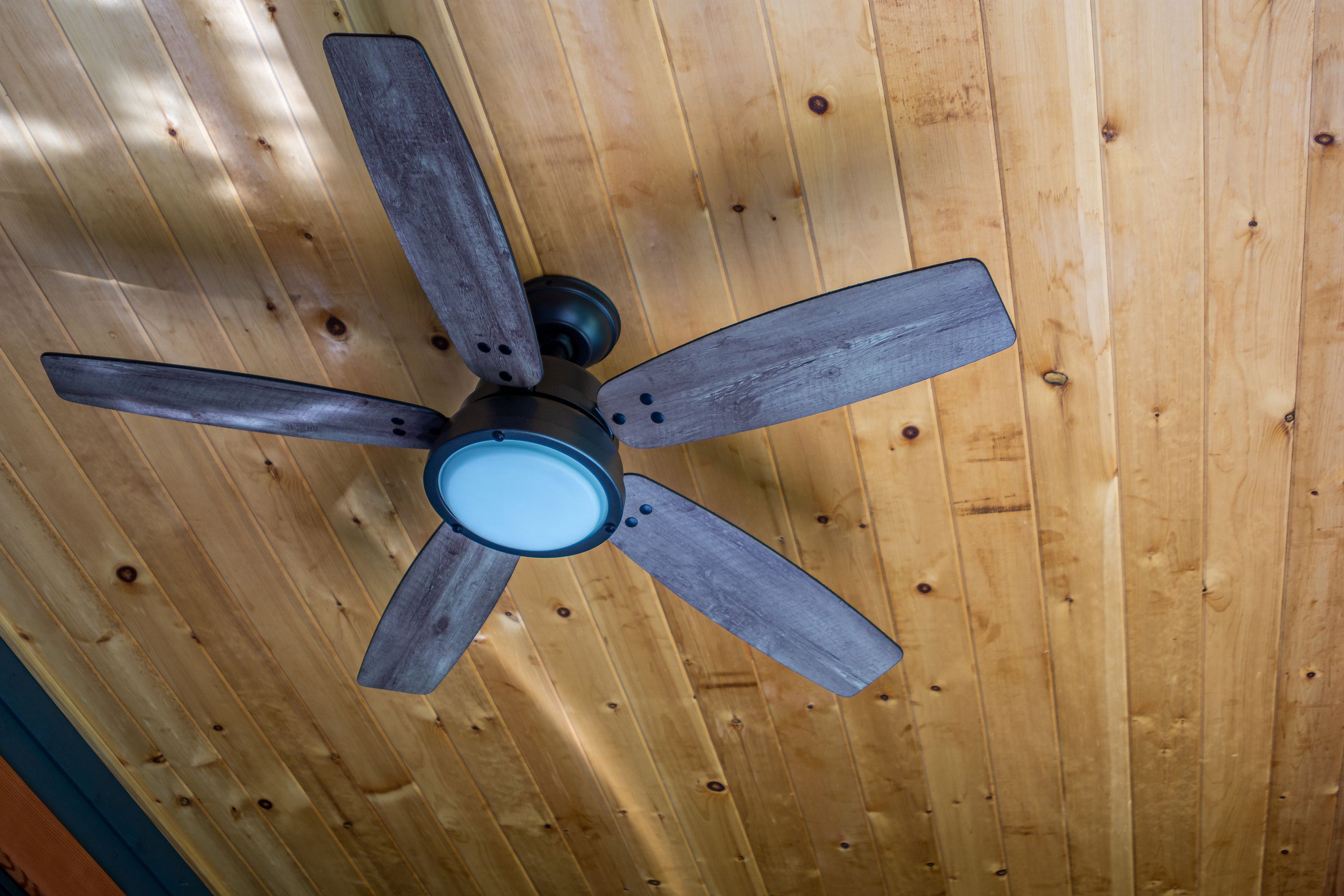 ¿Cuánto consume un ventilador de techo?