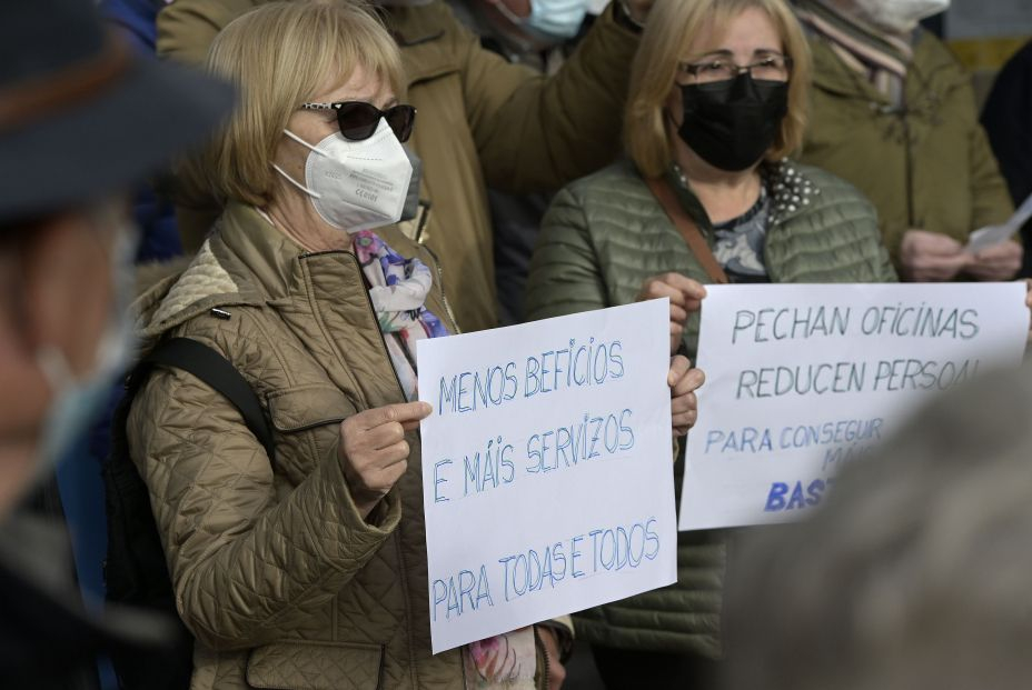 "Trato despersonalizado e inhumano": la principal queja de los mayores con la banca (1)