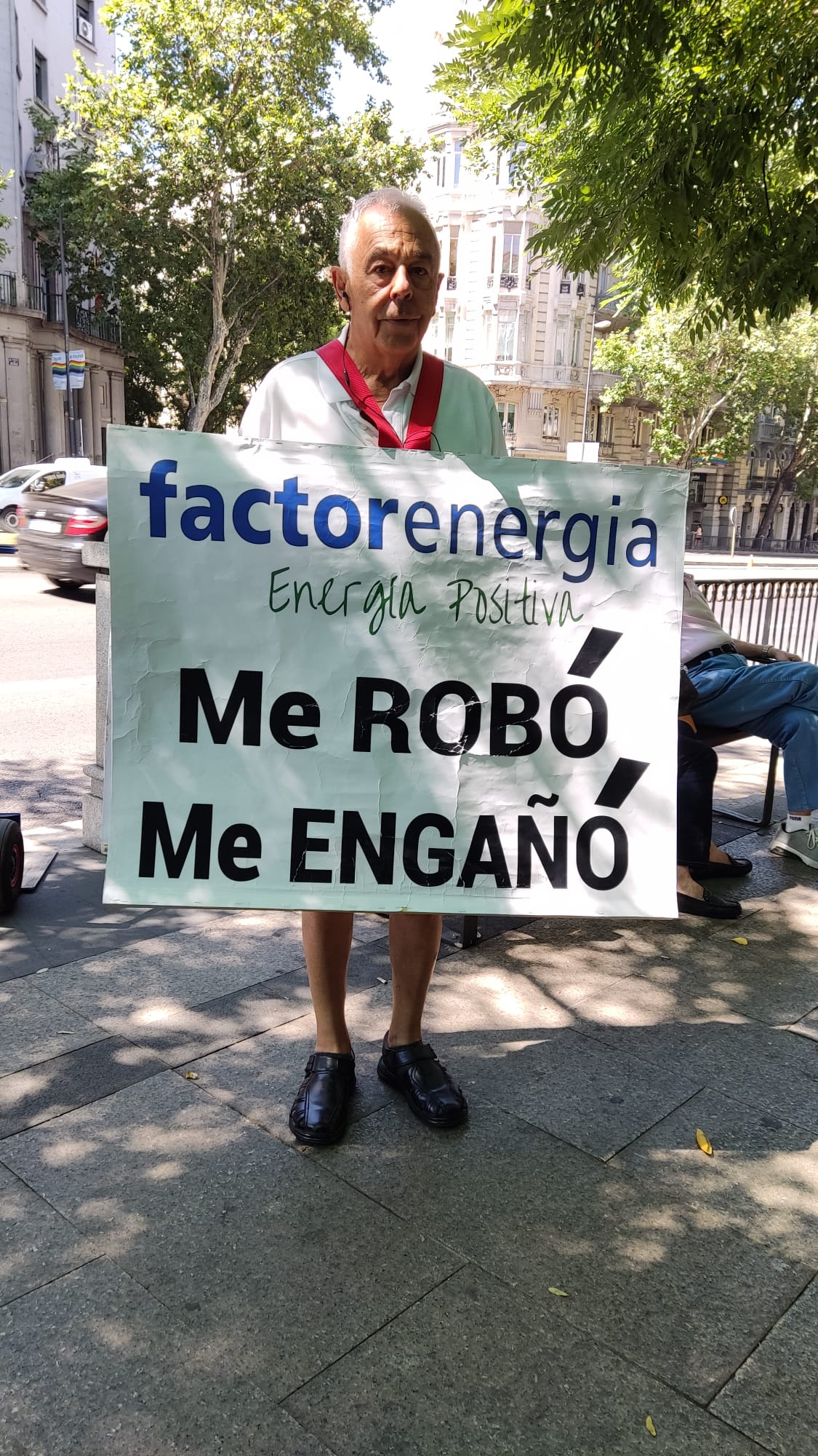 Manuel, empresario de 67 años: "Factor Energía me engañó prometiéndome ahorros falsos en la factura"