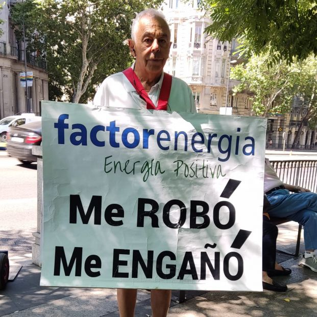 Manuel, empresario de 67 años: "Factor Energía me engañó prometiéndome ahorros falsos en la factura"