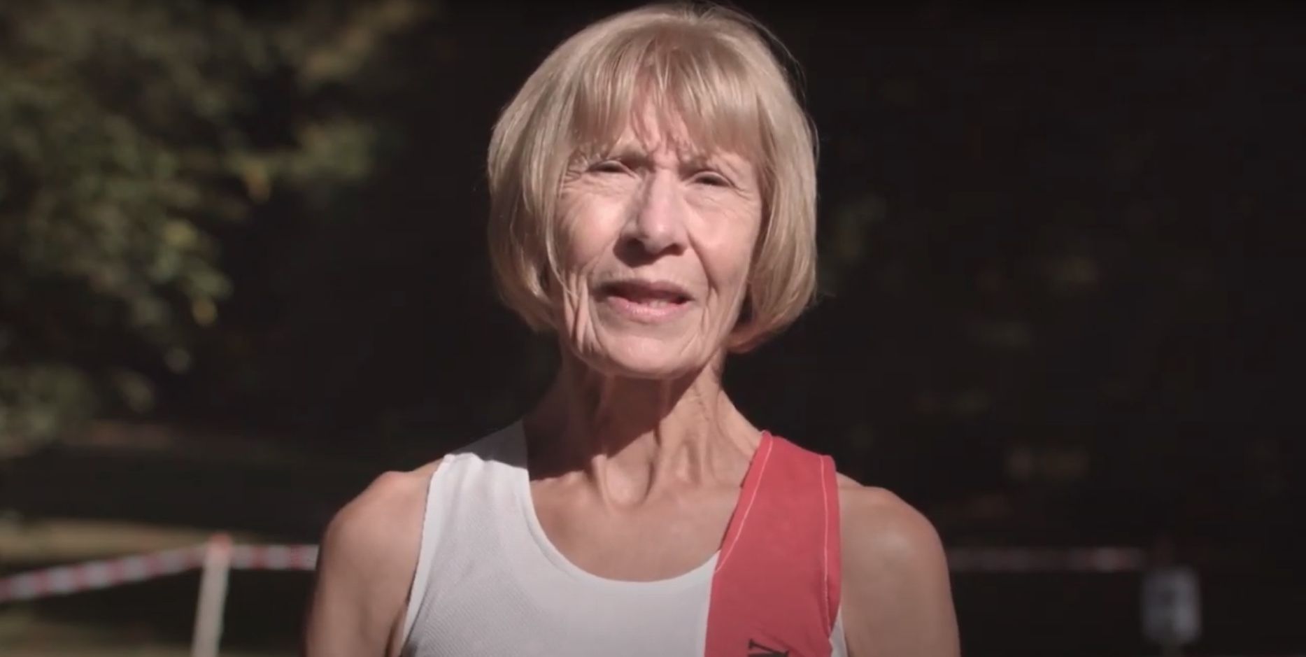 Angela Copson, la atleta de 75 años capaz de bajar de 4 minutos el kilómetro