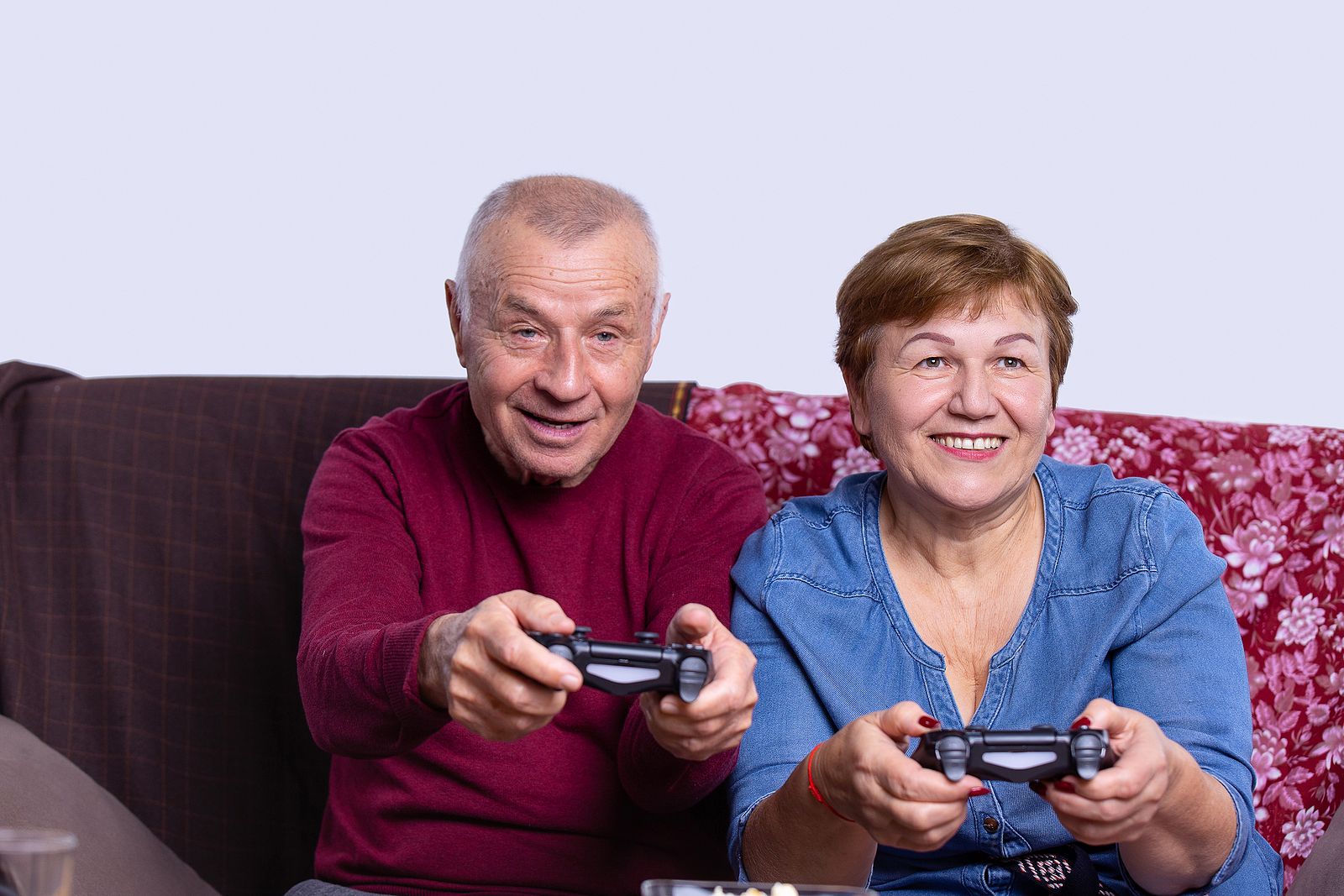 Premian un estudio español sobre los beneficios de los videojuegos en el envejecimiento activo