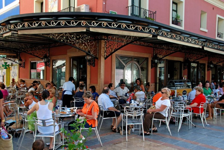 ¡Que no te engañen este verano! 10 cosas que no pueden cobrarte en bares y restaurantes