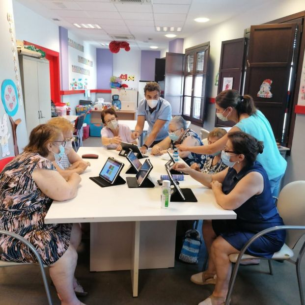 Los mayores de Jaén ponen freno al deterioro cognitivo con el uso lúdico de las nuevas tecnologías
