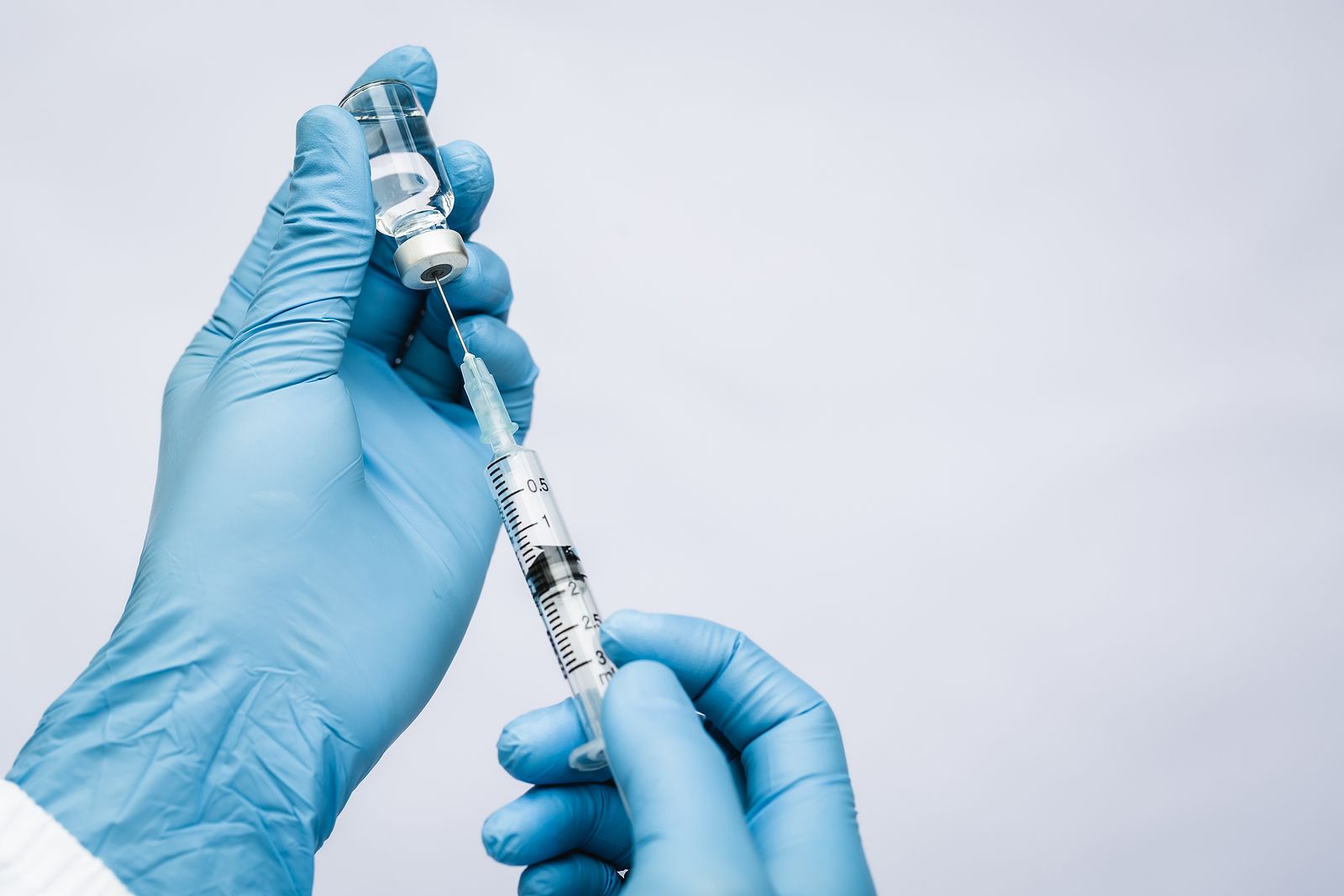 La OMS propone desarrollar vacunas contra el Covid en forma de spray o gotas