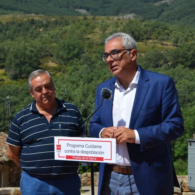 La Comunidad de Madrid lanza el programa 'Cuídame' para ayudar a los mayores de la Sierra Norte La Comunidad de Madrid lanza el programa 'Cuídame' para ayudar a los mayores de la Sierra Norte