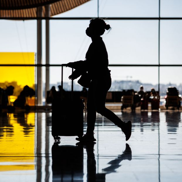 La OCU recuerda que las compañías aéreas no pueden cobrar suplementos por el equipaje de mano. Foto: Europa Press