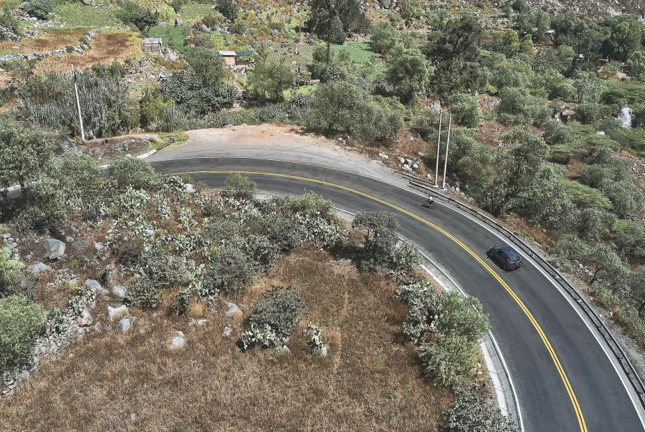 La DGT recuerda cómo adelantar correctamente a un ciclista