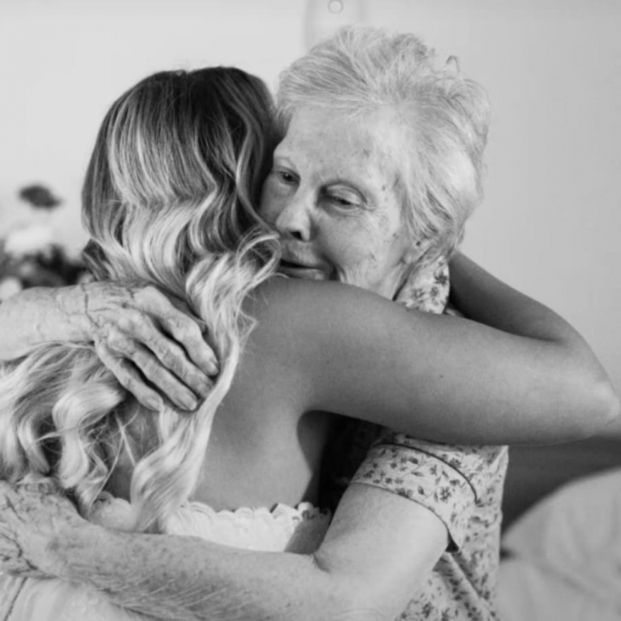 VÍDEO: Su abuela no pudo asistir a su boda, pero su nieta le preparó la mejor sorpresa