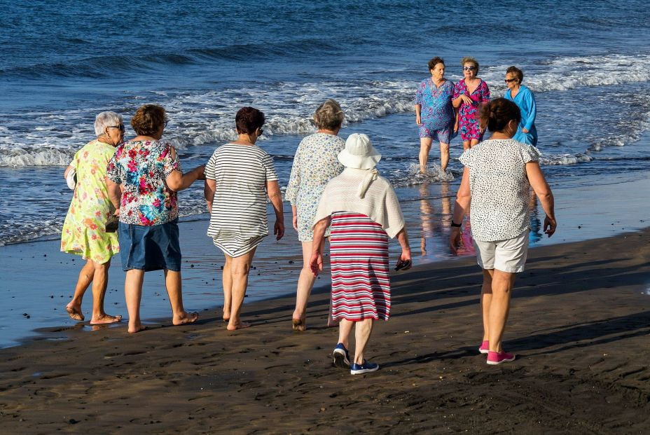 Tenerife saca a licitación su servicio de Turismo Social para personas mayores