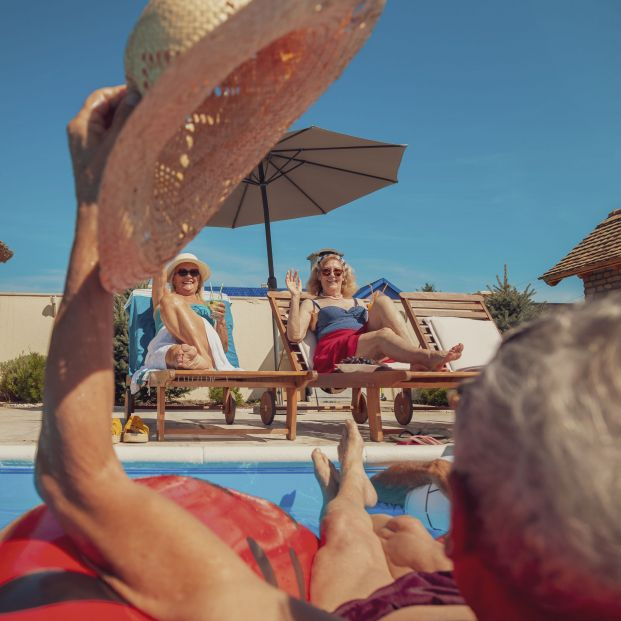 Cine, risoterapia, baile y relajación para los mayores de Fuenlabrada en agosto. Foto: Bigstock