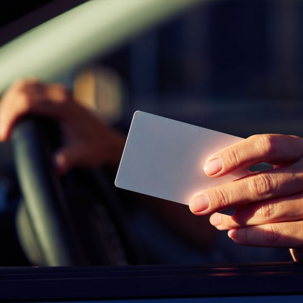 Renovar el carnet de conducir sale gratis a partir de esta edad. Foto: Bigstock