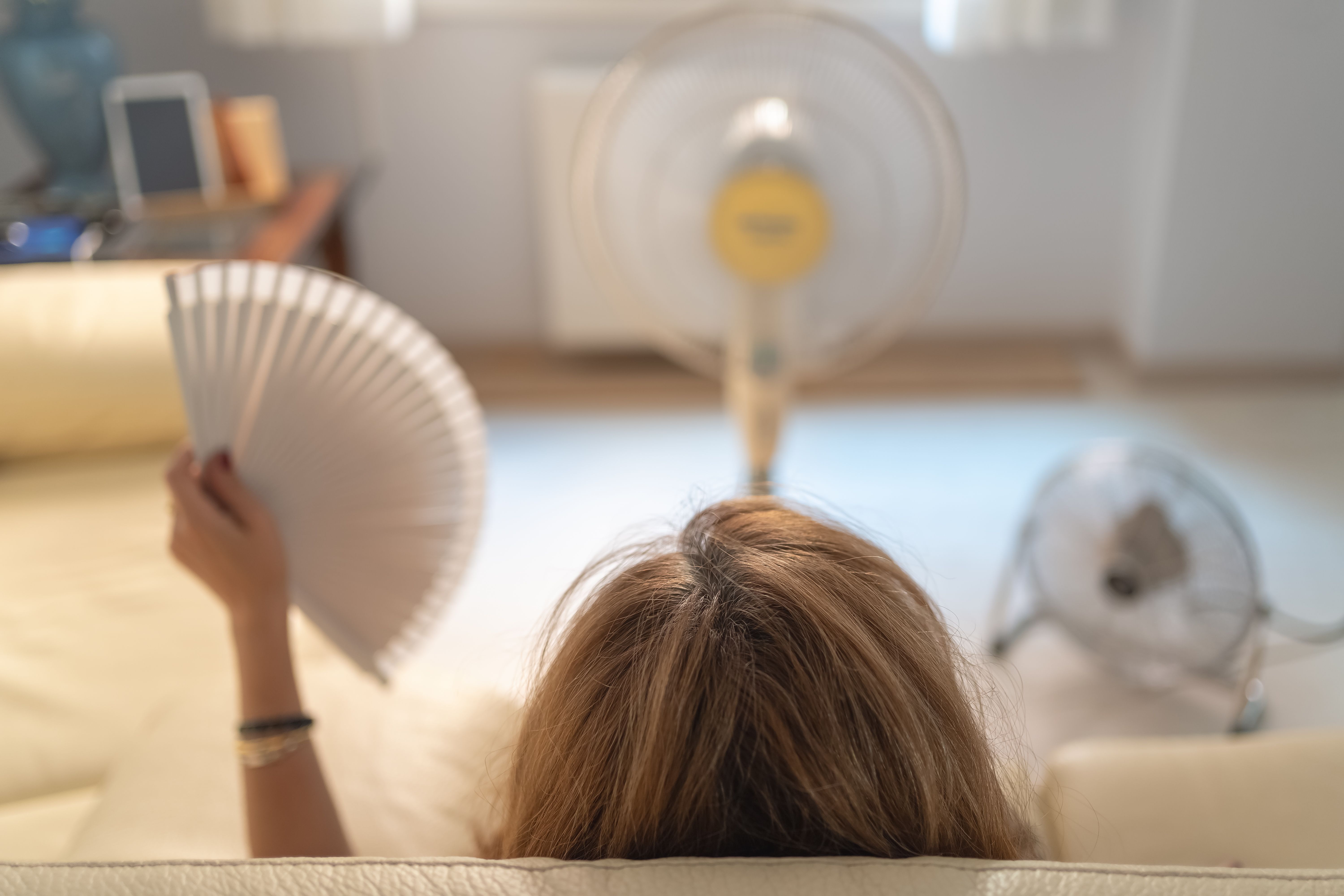 ¿Es bueno dormir con el ventilador durante toda la noche? Foto: Bigstock