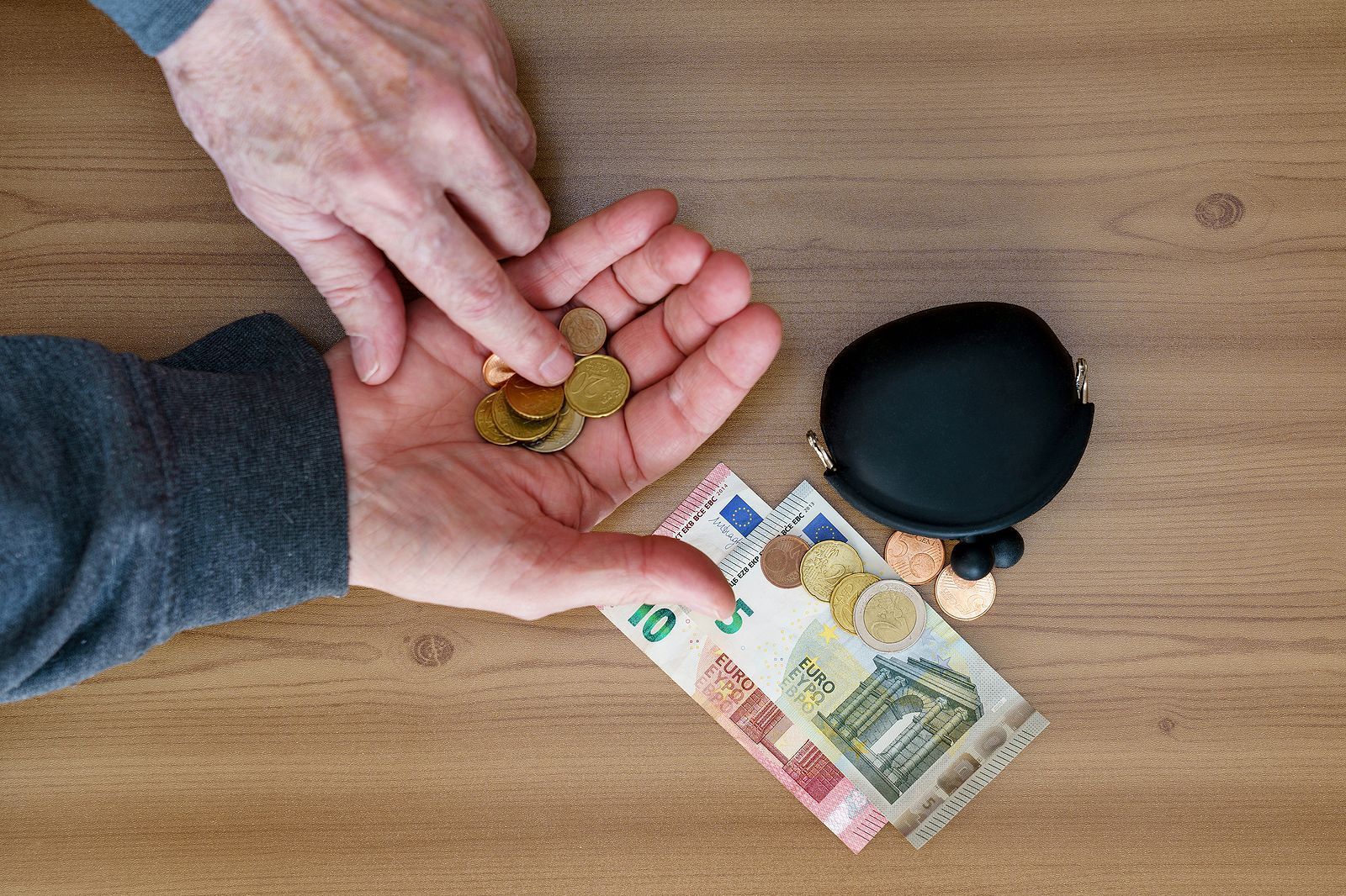 Lejos del SMI: el 60% de las pensiones y la mitad de los jubilados no alcanza los 1.000 euros. Foto: Bigstock