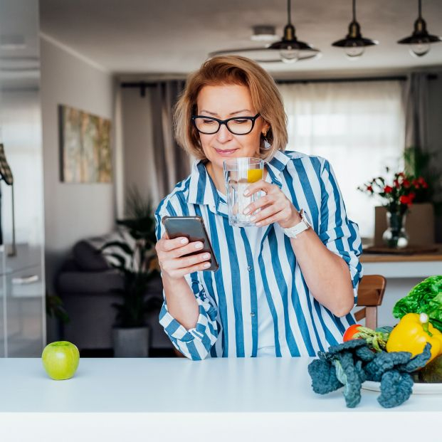 ¿ Realmente vale meter el móvil en arroz cuando se nos cae agua? notificación ¿ Realmente vale meter el móvil en arroz cuando se nos cae agua? notificación