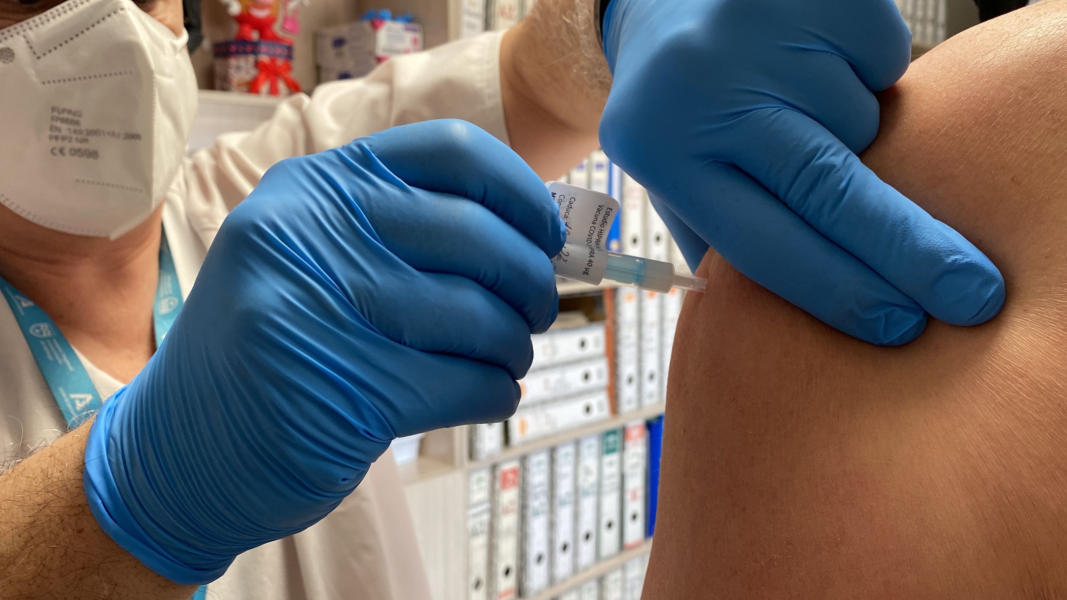 La vacuna de Pfizer contra ómicron no llegará hasta octubre