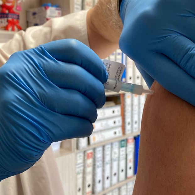 La vacuna de Pfizer contra ómicron no llegará hasta octubre