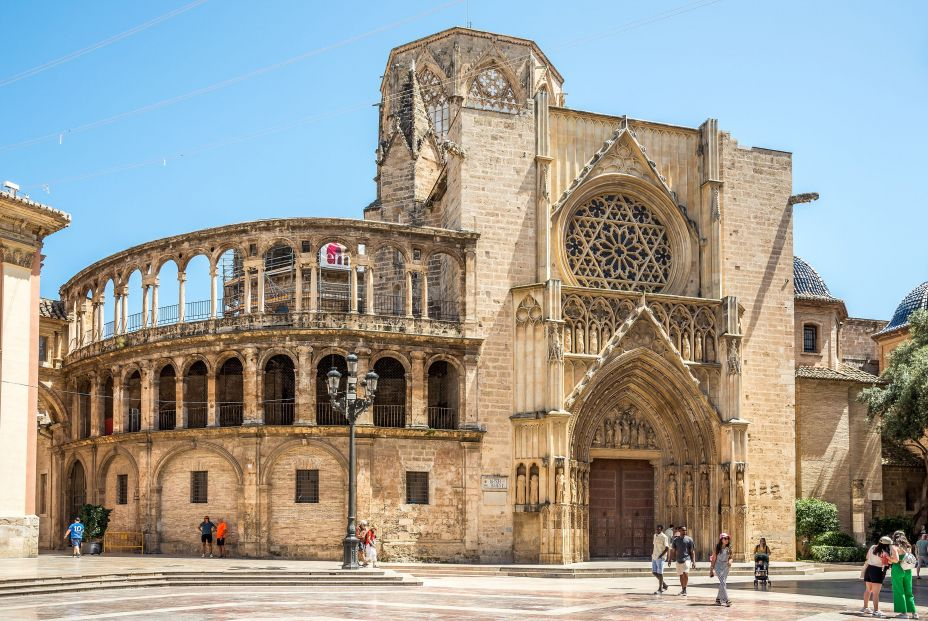 Paneles solares en iglesias y conventos: la medida del Arzobispado de Valencia para ahorrar energía