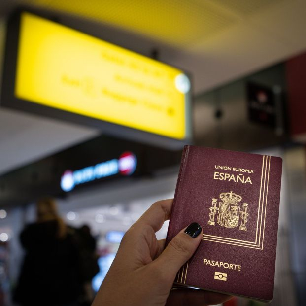 Cuidado si has renovado el pasaporte hace poco: te puedes quedar sin viaje