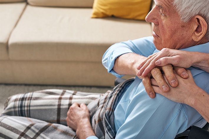 La calidad de vida de los cuidadores de pacientes con párkinson empeora tras dos años de cuidados. Foto: Europa Press