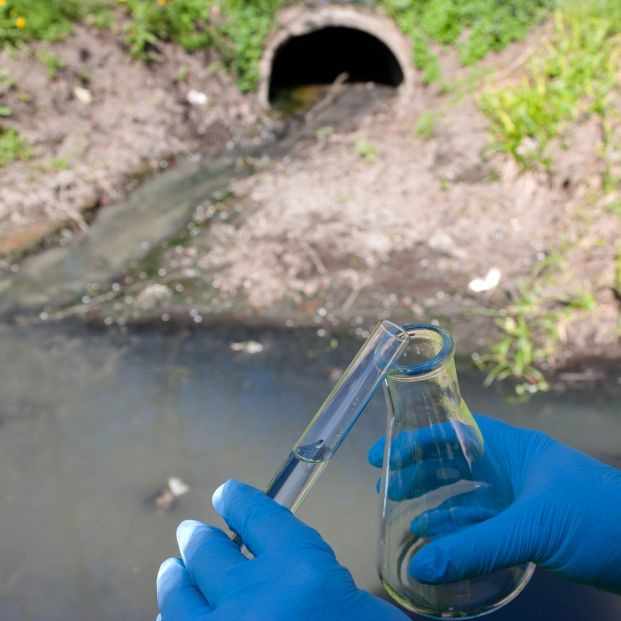 Desarrollan un método para eliminar fármacos del agua residual de residencias de mayores