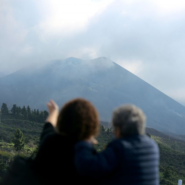 El Paso pone en marcha un programa para atajar la soledad de los mayores tras la erupción del volcán. Foto: Europa Press